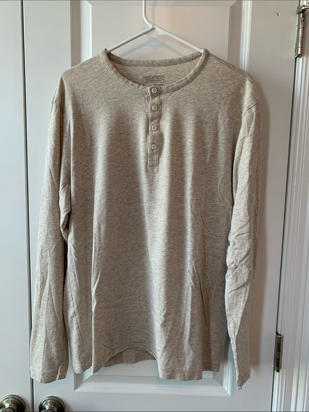 Patagonia Men's Long-Sleeve Henley - Heather Light Gray